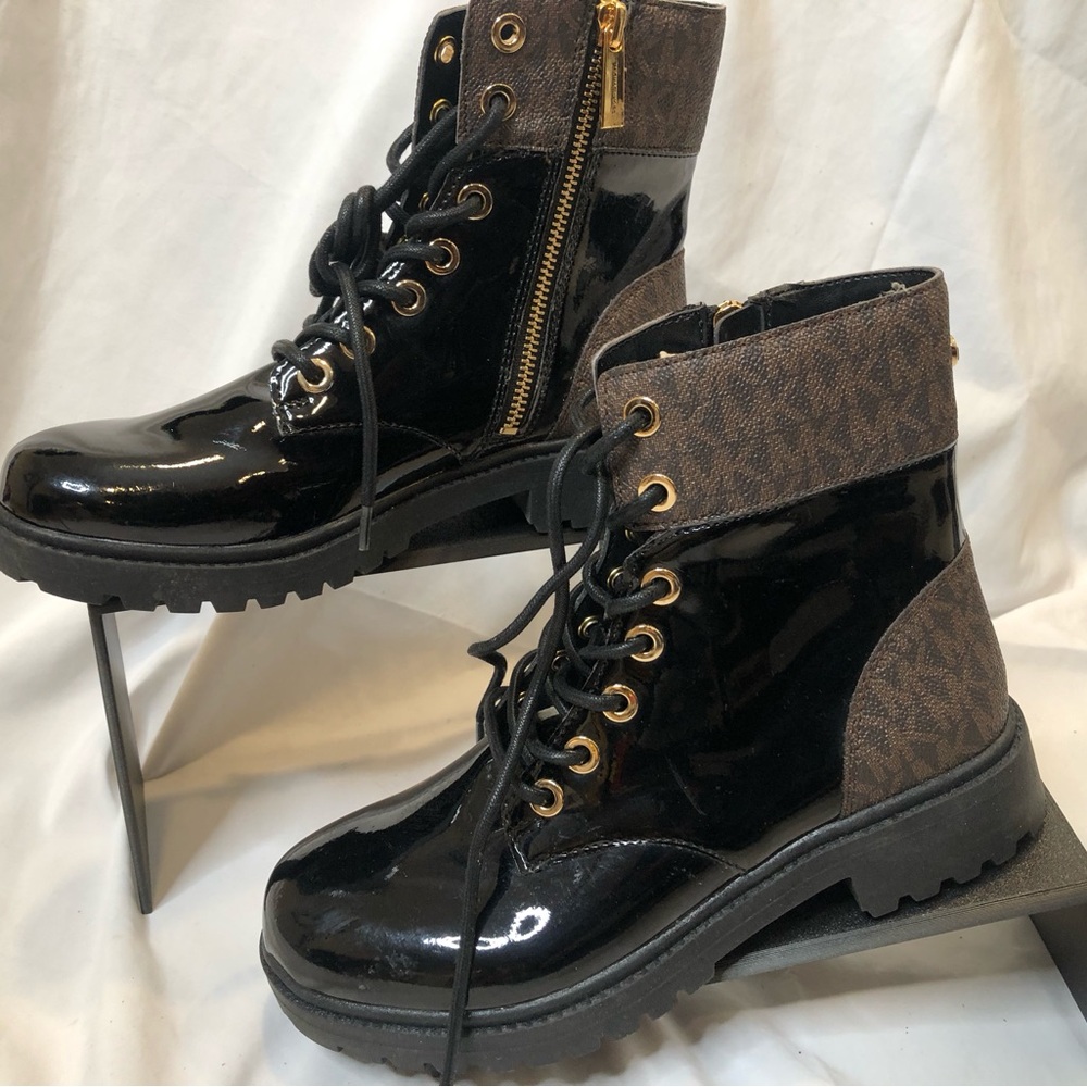 Michael Kors Women’s Alistair Bootie Black/Brown —Size 5.5